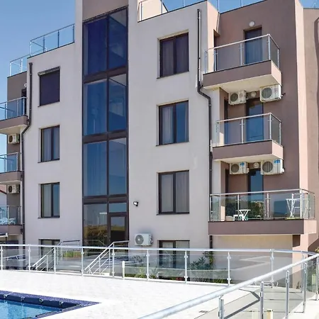 One-bedroom In Sinemorets *